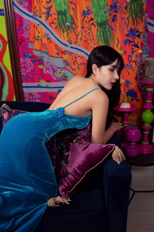 Ở tuổi 42, từng 2 lần sinh nở, vóc dáng của Lưu Hương Giang không thua kém các cô gái đôi mươi.