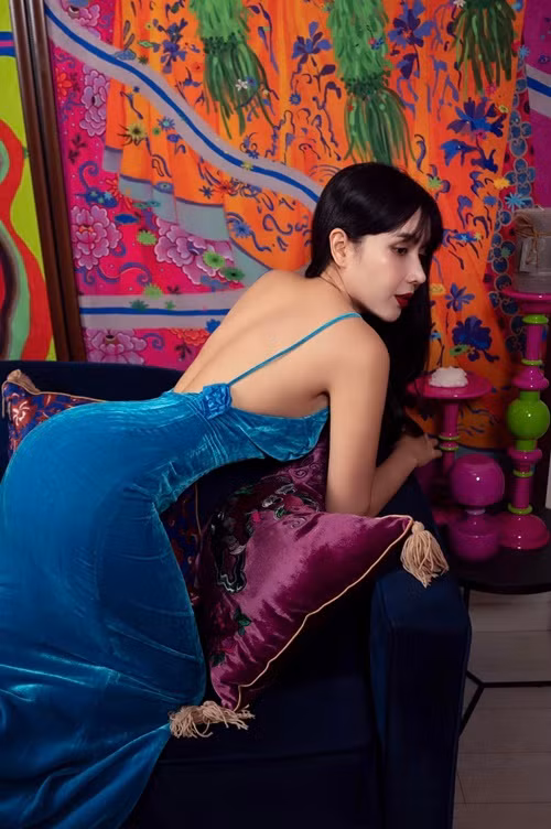 Ở tuổi 42, từng 2 lần sinh nở, vóc dáng của Lưu Hương Giang không thua kém các cô gái đôi mươi.