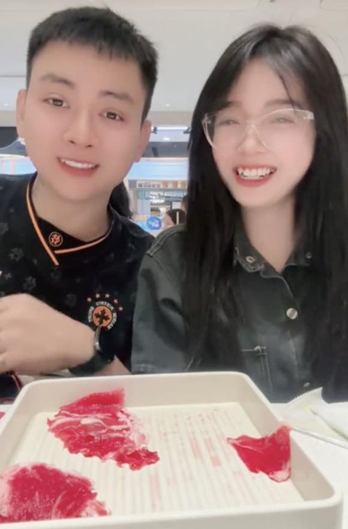 Ít ngày trước, Hoài Lâm gây chú ý khi đăng tải một clip cùng một cô gái trẻ nhảy theo nhạc. Ảnh: Thương Hiệu và Pháp Luật.