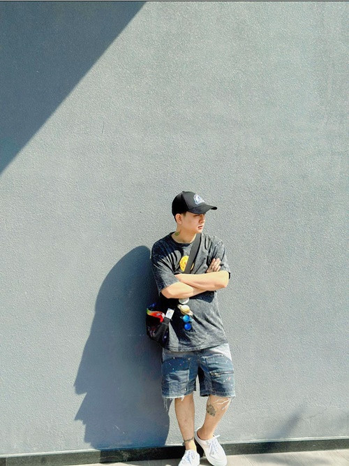 Ngoài chuyện tình cảm, sức khỏe của Hoài Lâm cũng nhận được sự quan tâm của khán giả. Theo Vietnamnet, tháng 1/2025, Hoài Lâm cho biết, anh điều trị bệnh ở Cần Thơ. Ảnh: FB Hoài Lâm.