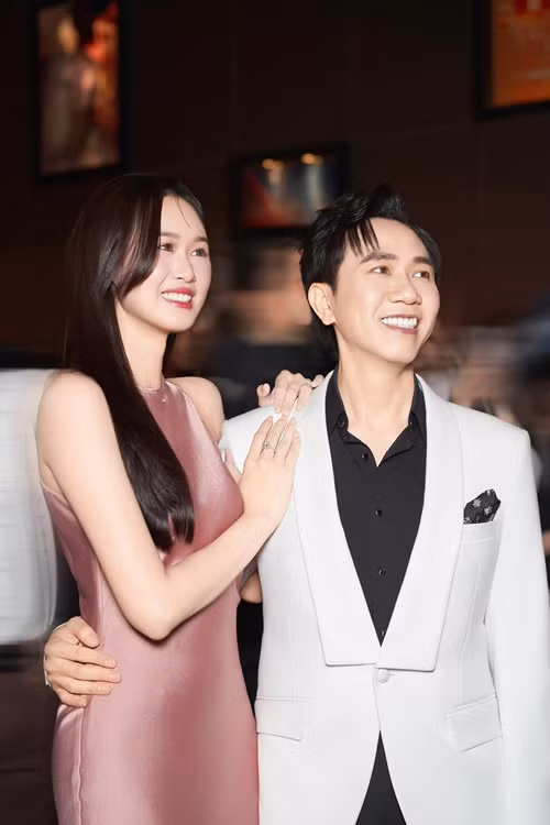 Anh Đức là bạn thân của Trấn Thành bởi vậy Anh Phạm cũng thân thiết với Trấn Thành.