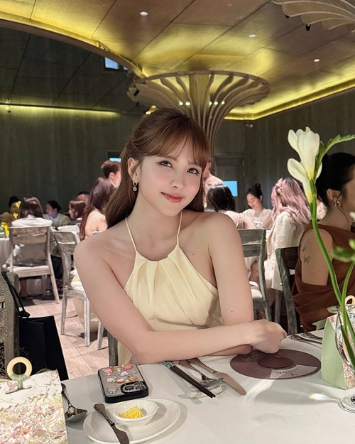 Cách đây không lâu, nữ ca sĩ xác nhận chia tay bạn trai kém 10 tuổi. Ảnh: FB Thiều Bảo Trâm.