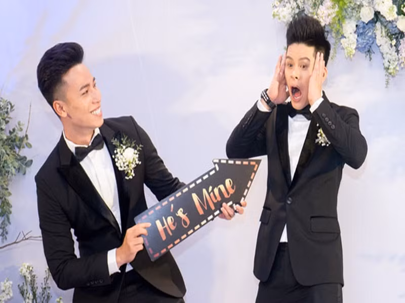 Biên đạo múa John Huy Trần và Huỳnh Nhiệm có 9 năm hẹn hò trước khi làm đám cưới vào năm 2018. Ảnh: Dân Việt.