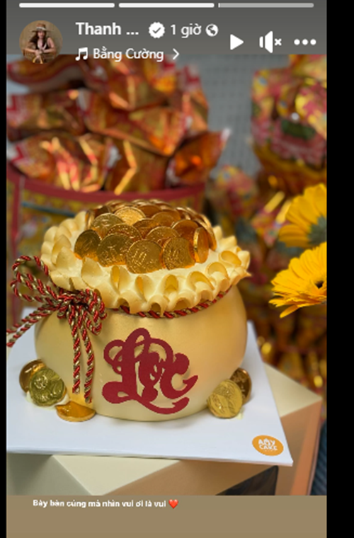 "Bày bàn cúng mà nhìn vui ơi là vui", Thanh Hằng chia sẻ. Ảnh: FB Thanh Hằng.