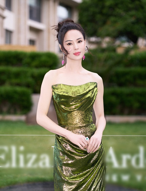  Lý Nhược Đồng được mệnh danh là mỹ nhân không tuổi của làng giải trí Hoa ngữ.