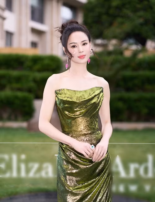  Lý Nhược Đồng được mệnh danh là mỹ nhân không tuổi của làng giải trí Hoa ngữ.