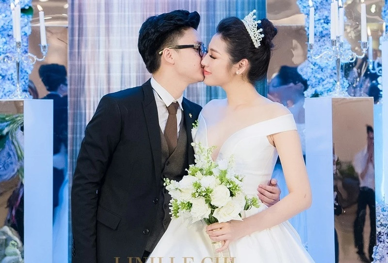 Chồng Tú Anh điển trai, phong độ, xuất thân giàu có. Ảnh: Znews.