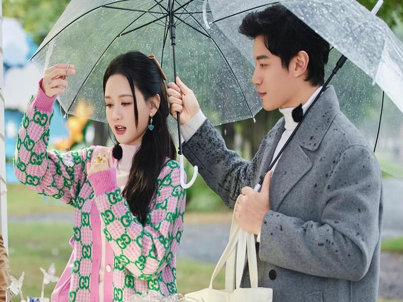 Cuộc sống vợ chồng son của Trần Kiều Ân rất ngọt ngào. Alan luôn cưng chiều nữ diễn viên. Khi Trần Kiều Ân mắc bệnh ngưng thở lúc ngủ, nam doanh nhân luôn canh chừng vợ mỗi đêm. Ảnh: Instagram Trần Kiều Ân.