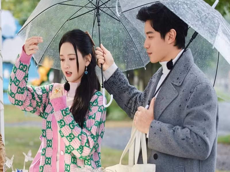 Cuộc sống vợ chồng son của Trần Kiều Ân rất ngọt ngào. Alan luôn cưng chiều nữ diễn viên. Khi Trần Kiều Ân mắc bệnh ngưng thở lúc ngủ, nam doanh nhân luôn canh chừng vợ mỗi đêm. Ảnh: Instagram Trần Kiều Ân.