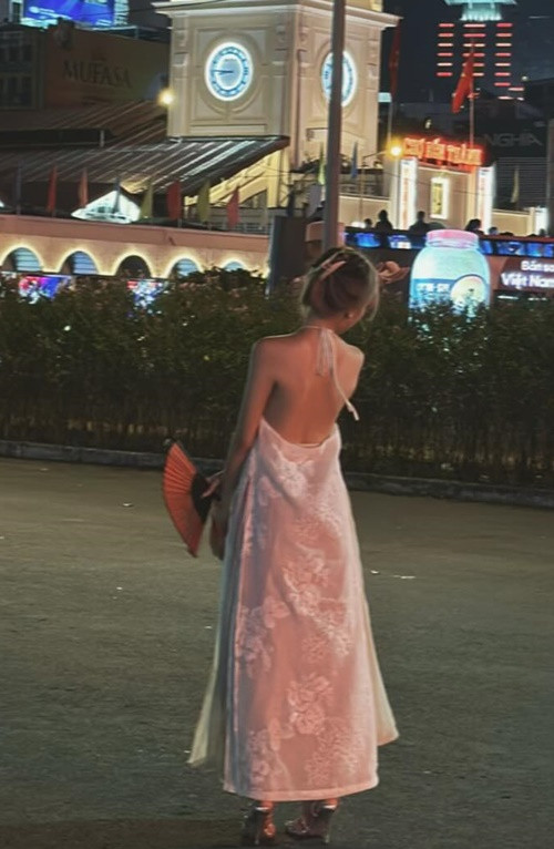 Trong cuộc phỏng vấn với Vietnamnet, Nghi Phương cho biết, cô hơi buồn, chạnh lòng khi đọc một số bài viết, bình luận tiêu cực về mình. Ảnh: Instagram Bùi Hà Nghi Phương.