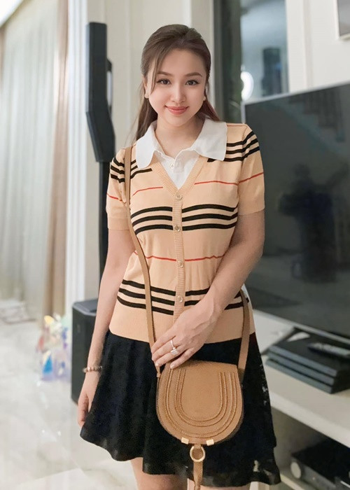 Hồng Đăng quyết tâm tìm ra người đi xe máy sàm sỡ cô. Trước Trịnh Thị Hồng Đăng, nhiều mỹ nhân Việt cũng phát hoảng vì bị quấy rối. Vân Hugo là một trong số đó. Ảnh: FB Vân Hugo.