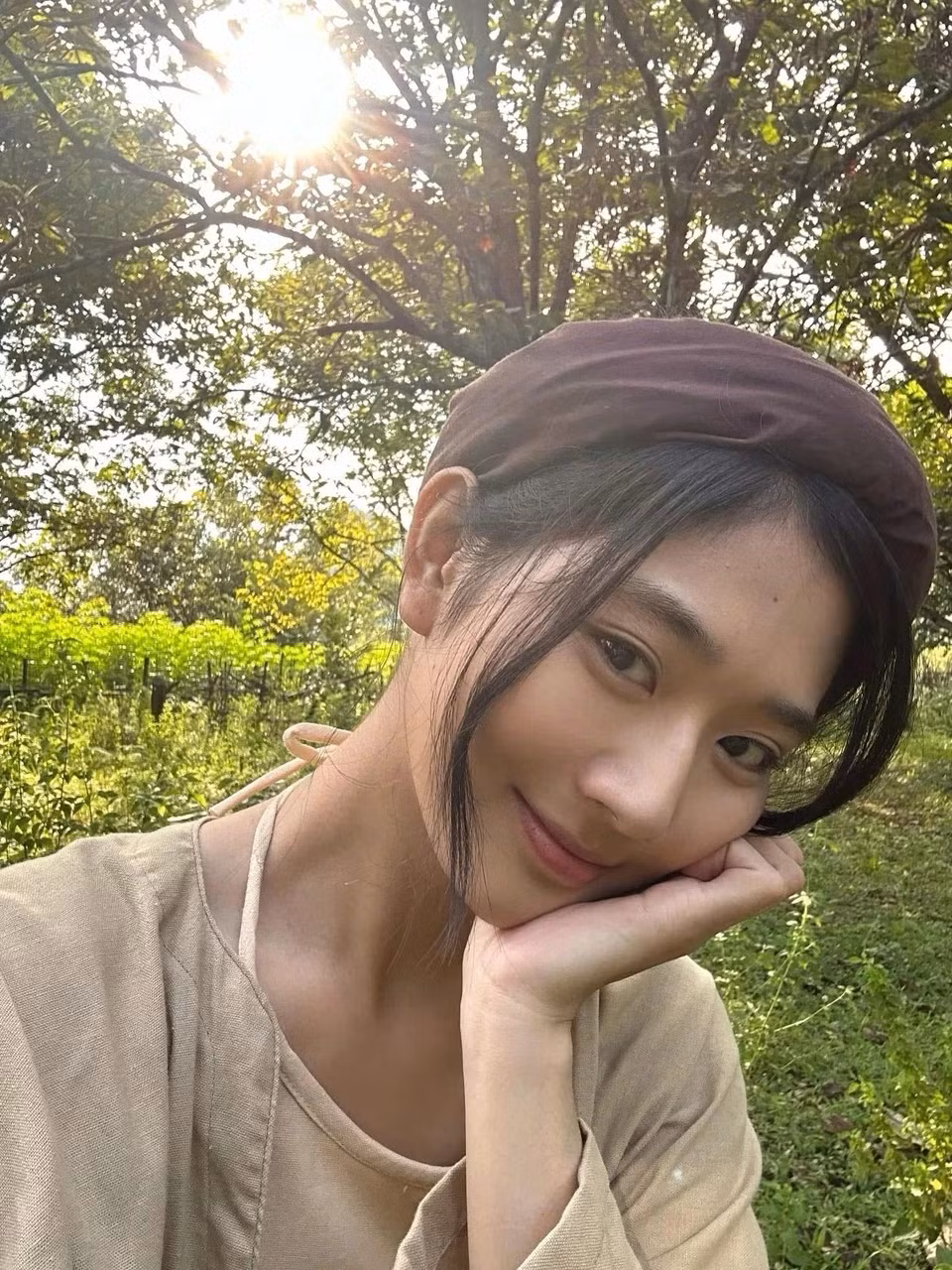 Trong bộ phim Đèn âm hồn của Hoàng Nam, Diễm Trang thủ vai chính Thương, một người phụ nữ có chồng đi lính. Sau khi mẹ chồng qua đời, cô một mình chăm sóc cậu con trai nhỏ tên Lĩnh. Ngày nọ, Lĩnh mang về một chiếc đèn kỳ lạ. Kể từ đây, những sự kiện ma quái liên tục diễn ra trong ngôi nhà của hai mẹ con. Thương liên tục mơ thấy ác mộng, bị một thực thể tà ác quấy phá, dọa cho sợ hãi.