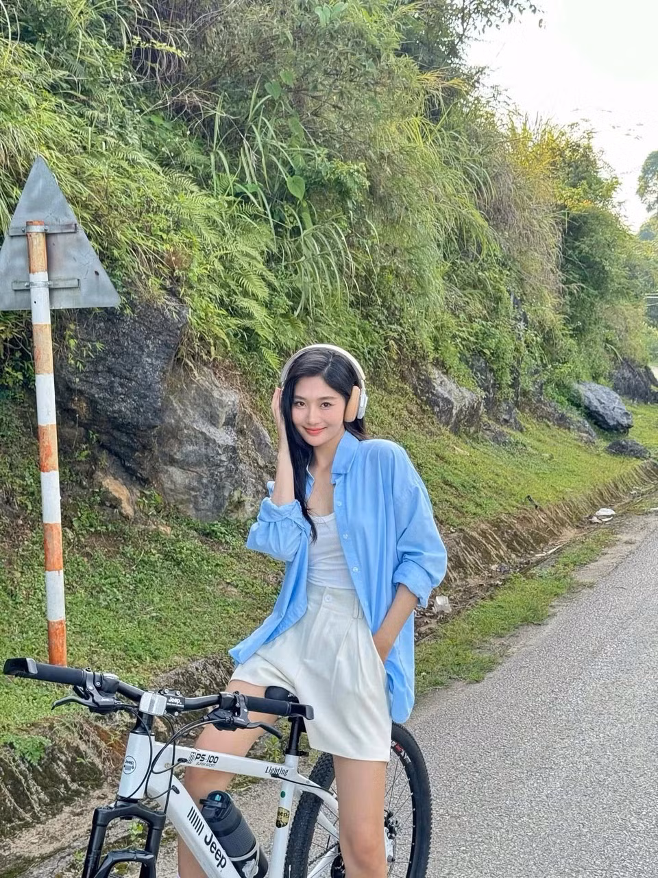 Diễm Trang cũng bộc lộ nhược điểm về ngữ điệu, đài từ, khi lời thoại thô cứng vì thiếu cảm xúc, tạo cảm giác như đọc kịch bản. Cũng vì vậy mà cô chưa thể làm chủ đường dây tâm lý nhân vật, hay khắc họa những chuyển biến nội tâm của một người phụ nữ chịu nhiều oan trái. Ngoài ra, Diễm Trang cũng bị người xem nhận xét thiếu chemistry với bạn diễn Phú Thịnh (vai người chồng tên Định). Cặp đôi nhân vật hiện lên trên thiếu sự kết nối, tạo cảm giác như hai người xa lạ.