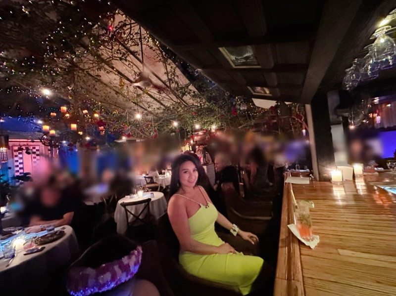 Diễn viên Y Phụng gợi cảm trong chiếc váy ôm sát cơ thể. Ảnh: FB Y Phụng.