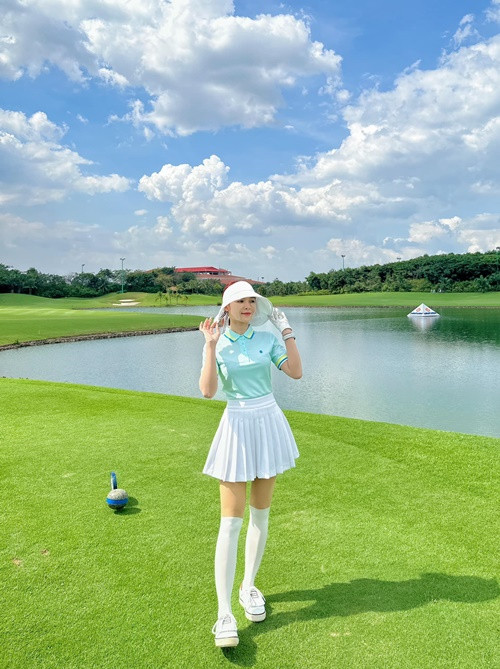 Người đẹp sinh năm 1990 từng tiết lộ muốn người yêu tương lai có 30-40 tỷ đồng trong tài khoản.