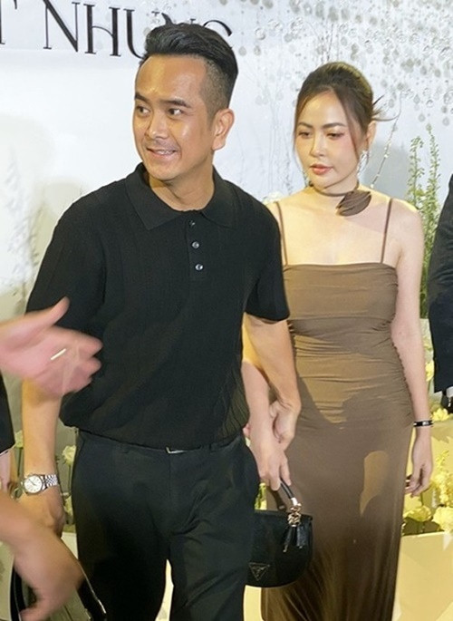 Hùng Thuận và Tuệ Tâm được khen đẹp đôi, bạn bè giục cưới. Ảnh: Người Đưa Tin.