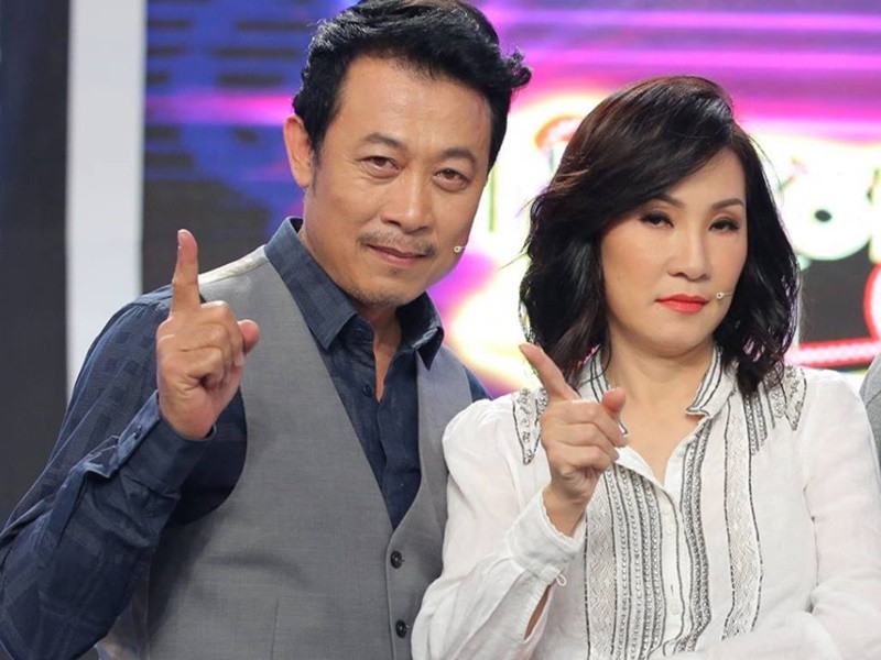 Mới đây, theo Đời Sống Pháp Luật, Hồng Đào cho biết, danh hài Vân Sơn là một trong những người hiểu cô nhất. Nam nghệ sĩ hài từng ngồi cạnh cô 2 tiếng chỉ để nhìn cô khóc.