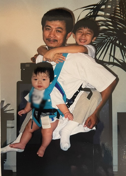 Vân Sơn cho biết, sau mấy chục năm làm lụng vất vả, hai con trai là tài sản quý giá nhất trong cuộc đời anh.