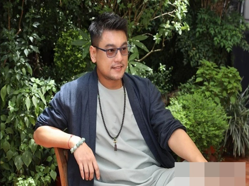 Căn bệnh đau cơ xơ hóa khiến Chu Hiếu Thiên xuống sắc và tốn rất nhiều thời gian, kinh phí điều trị. Ảnh: VTV.