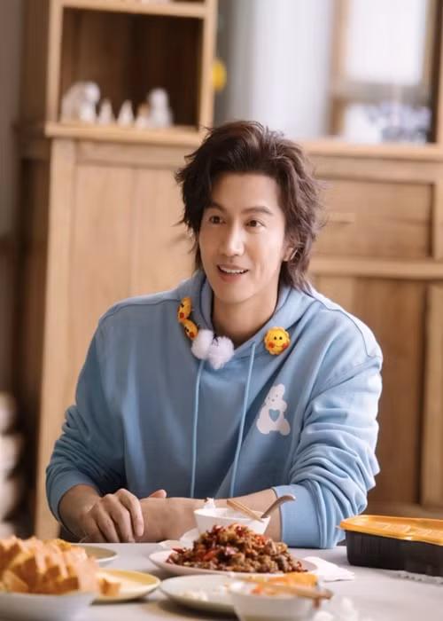 Ở tuổi 48, Đạo Minh Tự của Vườn sao băng vẫn tích cực hoạt động nghệ thuật. Ảnh: Phụ Nữ Mới.