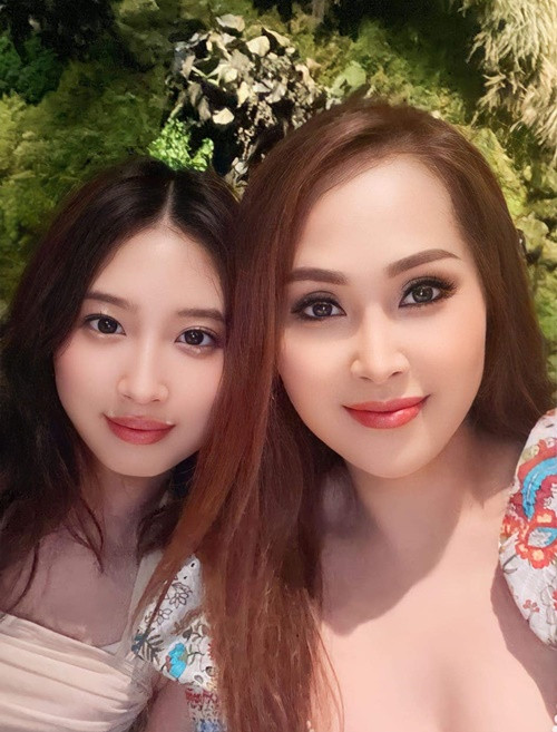 "Nếu một ngày nào đó, tôi có ý định với ai, tôi sẽ nói chuyện với cháu trước. Nhưng có lẽ cháu sẽ rất vui vì luôn muốn mẹ hạnh phúc", Minh Thư giãi bày.