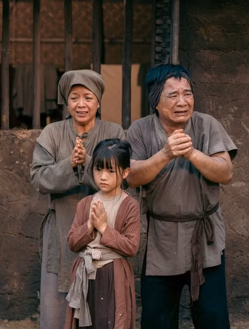 Nghệ sĩ Chiều Xuân gây chú ý khi đóng bà Mõ trong phim điện ảnh đang chiếu rạp Đèn âm hồn. Ảnh: FB Chiều Xuân.