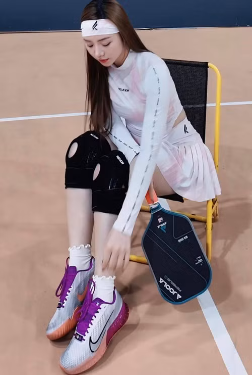 Nữ diễn viên sinh năm 1995 từng thừa nhận, cô thường tăng cân vào đùi.