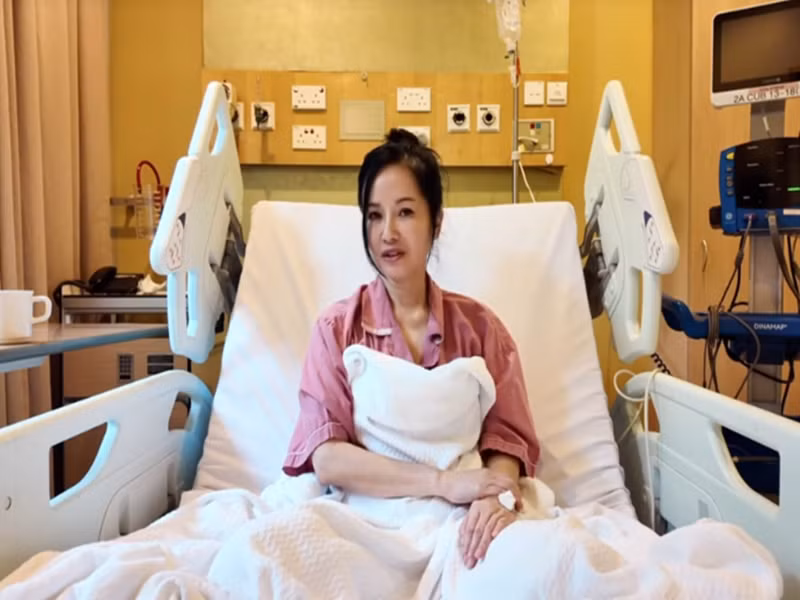 Tháng 1/2024, Hồng Nhung chia sẻ về bệnh tình của bản thân sau khi trải qua ca phẫu thuật. Ban đầu, cô định giữ kín thông tin vì không muốn đồng nghiệp phải lo lắng. Ảnh: FB Hồng Nhung.