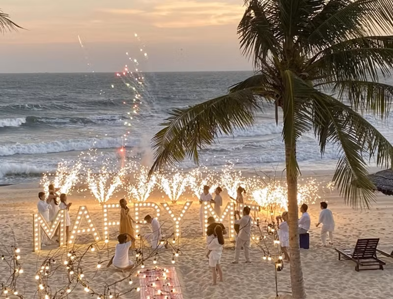 Phạm Quỳnh Anh tâm sự, cô “bị lừa” suốt 1 tháng trước màn cầu hôn dịp lễ Tình nhân. Ảnh: FB Phạm Quỳnh Anh.