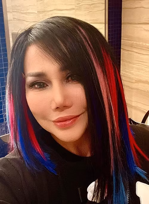 Trong một chương trình, Lynda Trang Đài chia sẻ, cô chăm lo cho nhà cửa đến mức "rối loạn ám ảnh cưỡng chế", chỉ đi làm hoặc nghỉ ngơi khi dọn dẹp xong. Ảnh: FB Lynda Trang Đài.