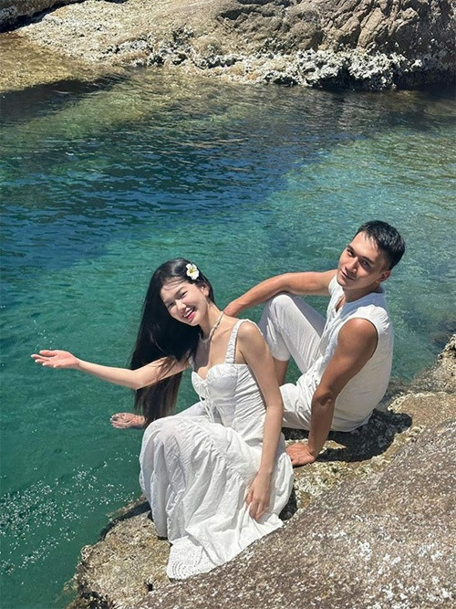 Yên Đan chia sẻ trên Tiền Phong, trong quá trình thi Ngôi sao chốt đơn, Nhật Hoàng cùng cô đi quay, giải quyết những sự cố không thể lường trước. Ảnh: FB Nhật Hoàng.