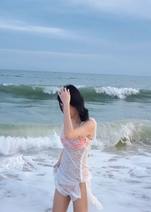 Nữ ca sĩ Tóc Tiên không phải là mỹ nhân Việt duy nhất gây chú ý khi khoe ảnh bikini. Ảnh: Instagram Tóc Tiên.