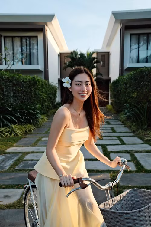 Lương Thùy Linh diện váy áo quyến rũ trong chuyến nghỉ dưỡng ở Vũng Tàu sau Tết. Ảnh: FB Lương Thùy Linh.