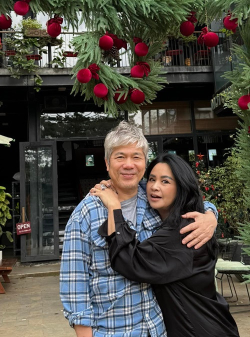  Diva Thanh Lam là một trong số những mỹ nhân Việt gắn bó với nửa kia làm bác sĩ. Ảnh: FB bác sĩ Tiến Hùng.