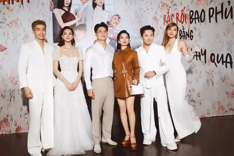 Lệ Quyên và Lâm Bảo Châu sánh đôi trong các sự kiện giải trí. Ảnh: FB Lâm Bảo Châu.