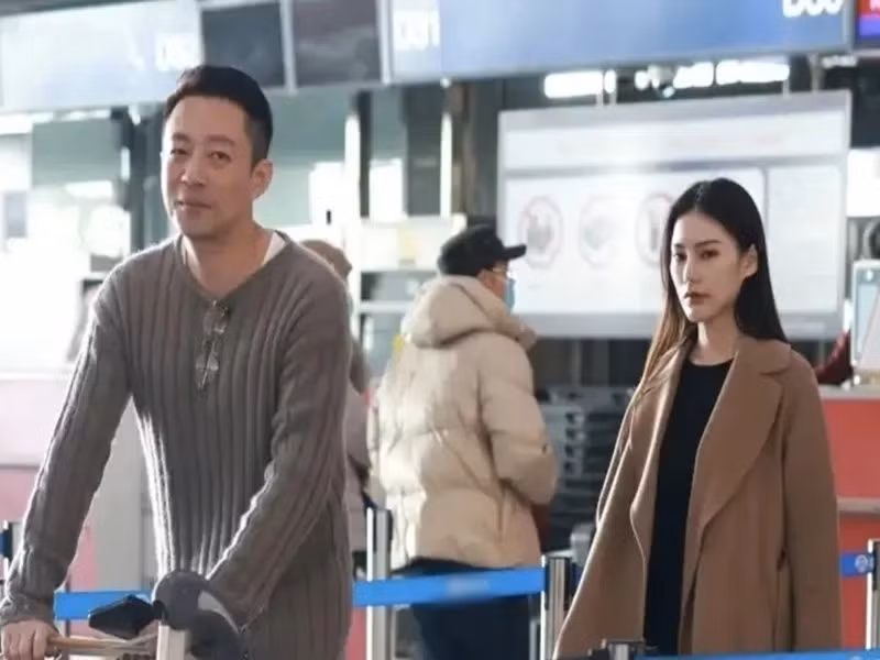 Uông Tiểu Phi và vợ hai vẫn chưa tổ chức đám cưới. Ảnh: Znews.