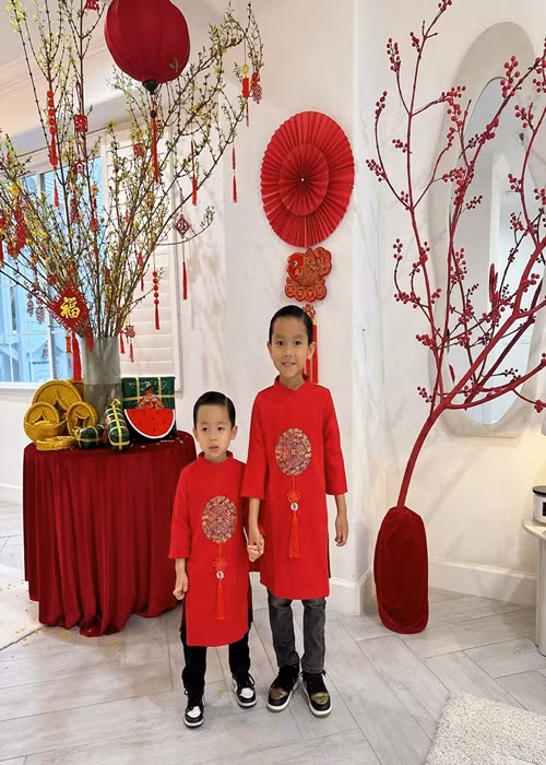 Phạm Hương trang hoàng nhà cửa lộng lẫy mỗi dịp Tết, Giáng sinh.