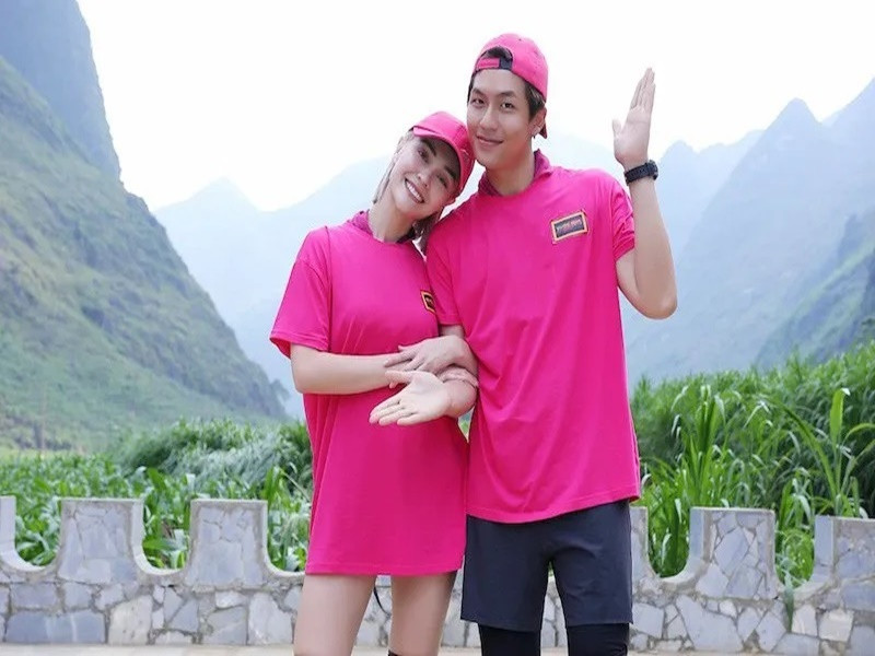 Mlee và Quốc Anh vướng tin đồn hẹn hò từ năm 2019 sau khi tham gia Cuộc đua kỳ thú và đóng MV Tình yêu dài lâu. Ảnh: VTV.