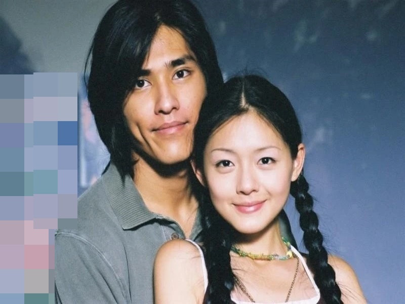 Nữ diễn viên hẹn hò Lam Chính Long khi đóng phim Vườn sao băng năm 2001. Lam Chính Long cho biết, Từ Hy Viên không thích gia đình anh và đó là một trong những lý do khiến hai người nói lời chia tay sau 4 năm gắn bó. Lam Chính Long xuất thân từ một gia đình bình thường còn Từ Hy Viên sinh ra trong một gia đình khá giả. Ả Ảnh: Sina.