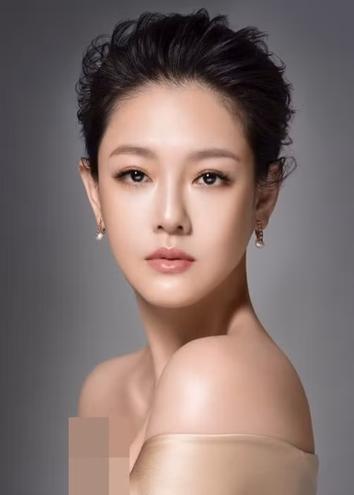 Người hâm mộ dành lời khen ngợi cho nhan sắc của Từ Hy Viên khi cô dần lấy lại được vóc dáng thon gọn. Ảnh: Instagram Từ Hy Viên.