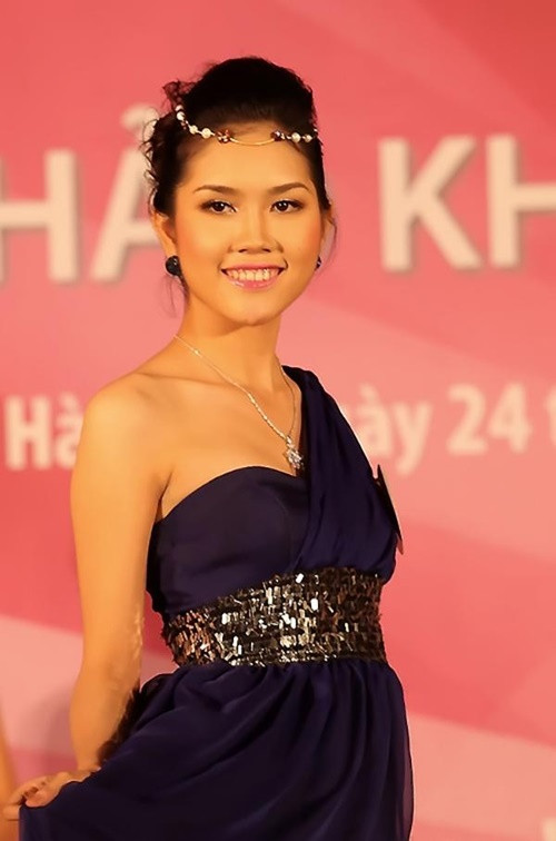 Thùy Dương sinh năm 1990, kém Minh Tiệp 13 tuổi. Năm 2010, cô lọt top 20 Hoa hậu Việt Nam. Ảnh: Tiền Phong.