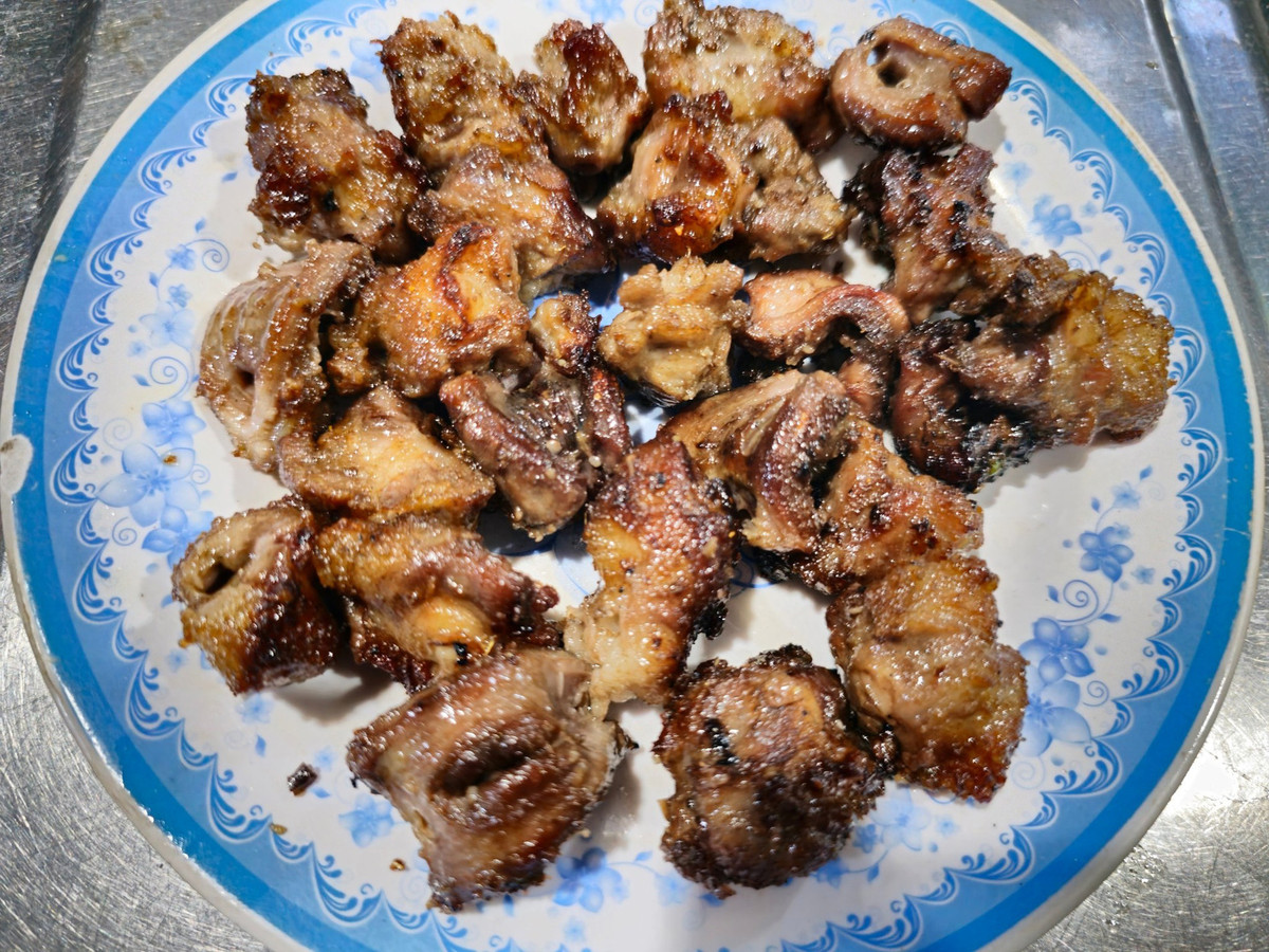 Khach Tay nem thu mon an nghe ten 