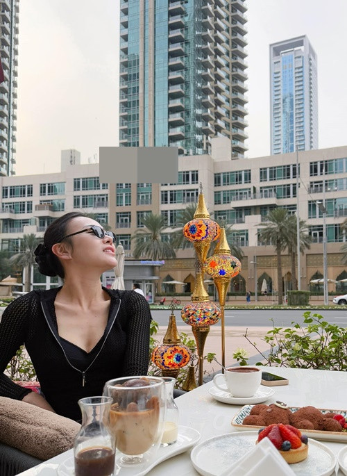 Trên trang cá nhân, diễn viên Phương Oanh cho biết, cô không tăng cân dù ăn nhiều trong chuyến du lịch Dubai.