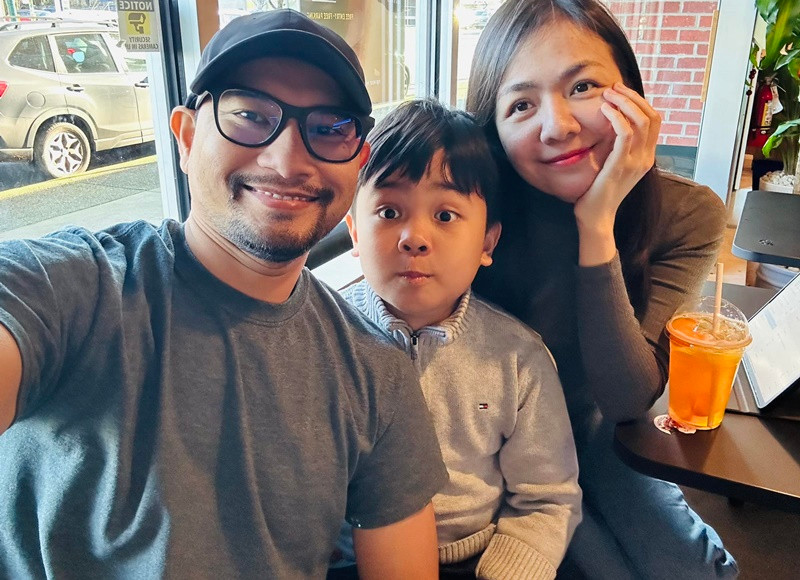 Khi mới sang nước ngoài định cư, Ái Châu chia sẻ trên Tiền Phong, vợ chồng tập sống tối giản, làm quen và học hỏi nhiều thứ trong môi trường mới.