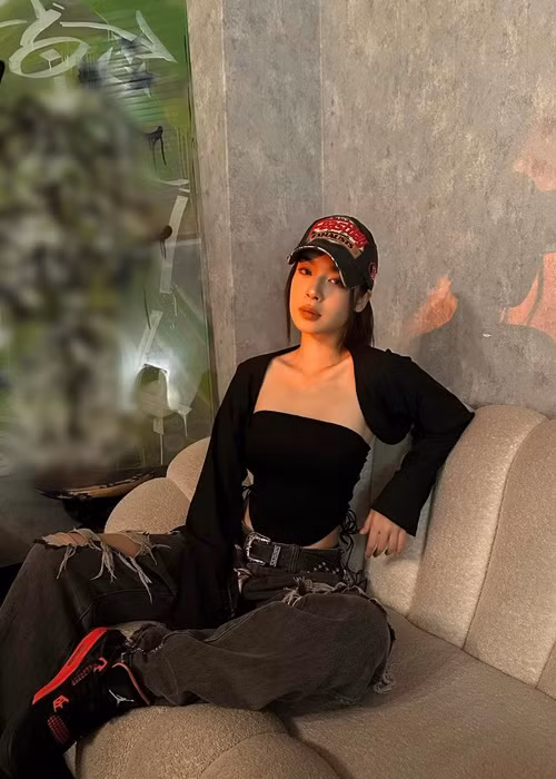 Cô chạm ngõ phim ảnh với vai Trang trong Hoa sữa về trong gió năm 2024. Ảnh: FB Võ Hoài Anh.