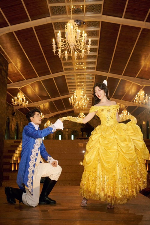 Hai diễn viên thực hiện nhiều bộ ảnh chung. Ảnh: FB Võ Cảnh.