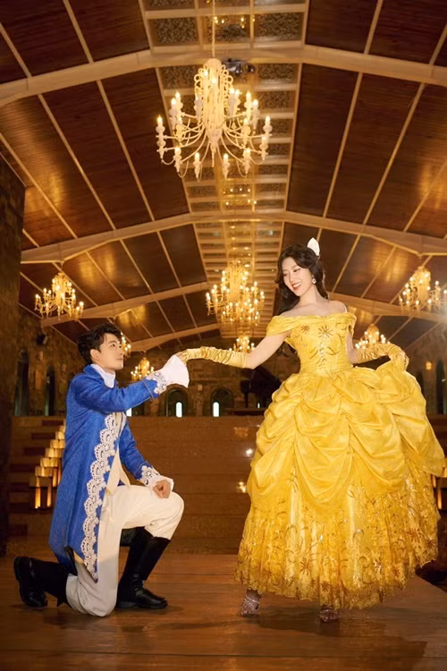 Hai diễn viên thực hiện nhiều bộ ảnh chung. Ảnh: FB Võ Cảnh.