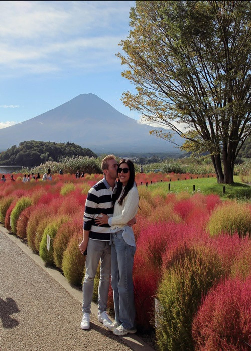 Minh Tú - Chris thường xuyên đi du lịch trong và ngoài nước.