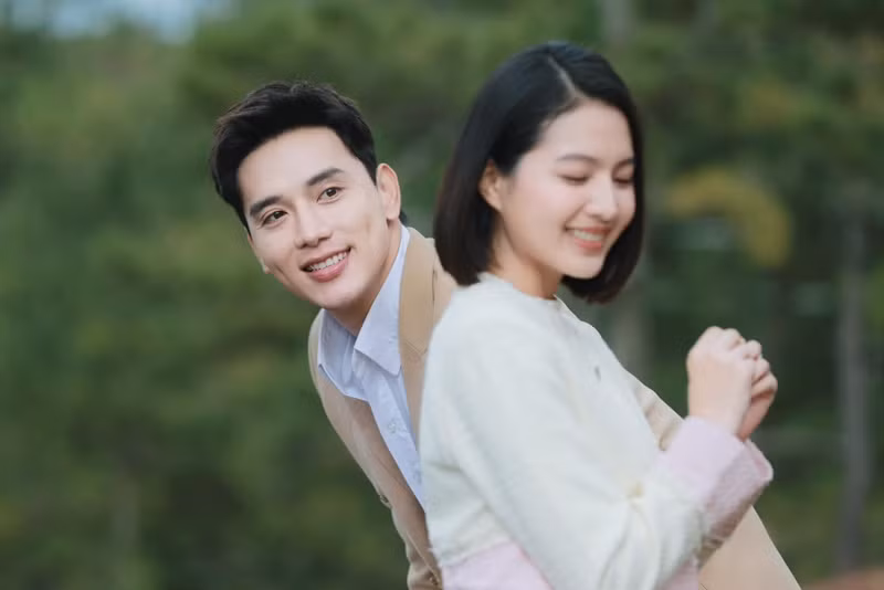 Trong phim, Thuận Nguyễn vào vai chàng luật sư nhà giàu Trung Quân còn Bích Ngọc đóng vai Bình An - cô tiểu thư bị thất lạc và mất trí nhớ. Ảnh: FB Thuận Nguyễn.