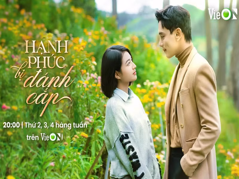 Được đẩy thuyền với Thuận Nguyễn, Bích Ngọc cho biết, cô và Thuận Nguyễn chỉ là đồng nghiệp luôn giúp đỡ nhau trong công việc. Ảnh: FB Thuận Nguyễn.